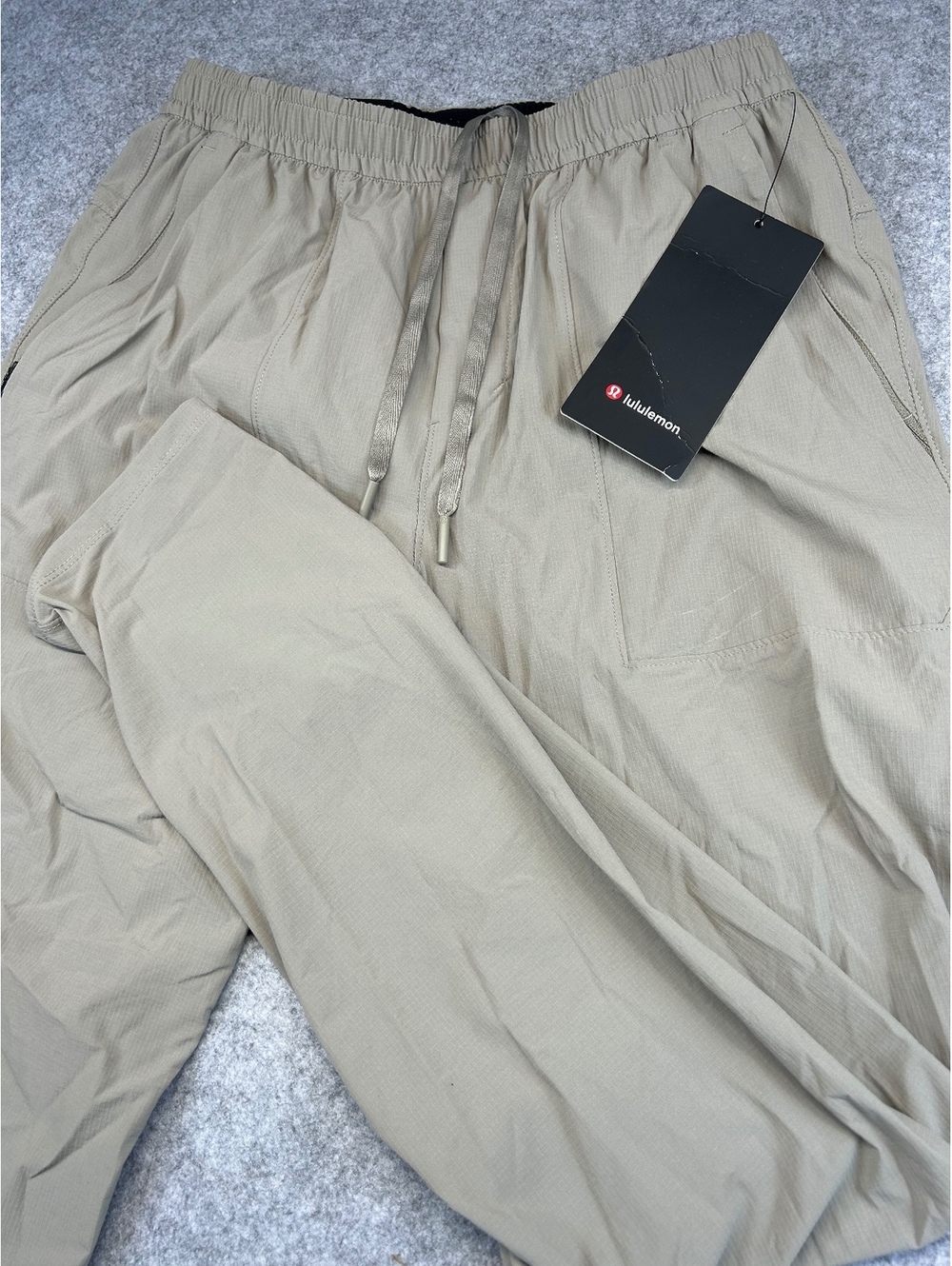 Lululemon Mens Ripstop Pull-On Pant Size Small Classic Tapered Fit Khaki Golf